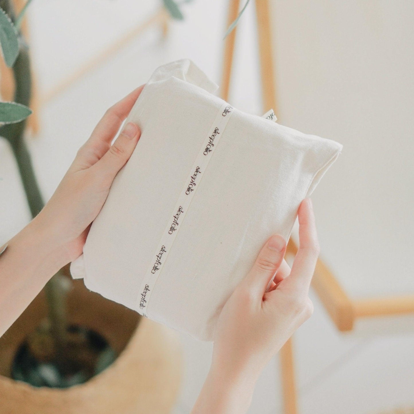 FaceHug™ Verzwaard Slaapmasker